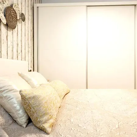 Precioso Piso En Playa Caleta Апартаменты *