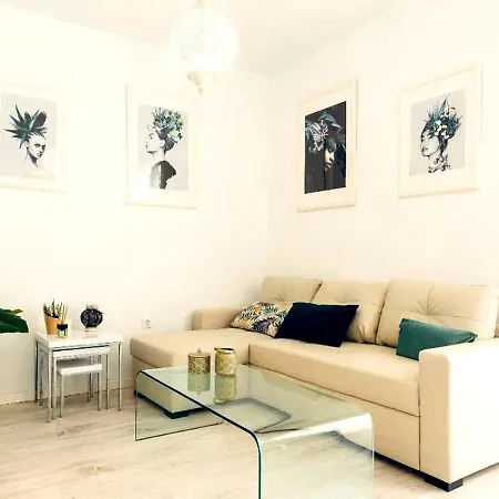 Precioso Piso En Playa Caleta Apartamento