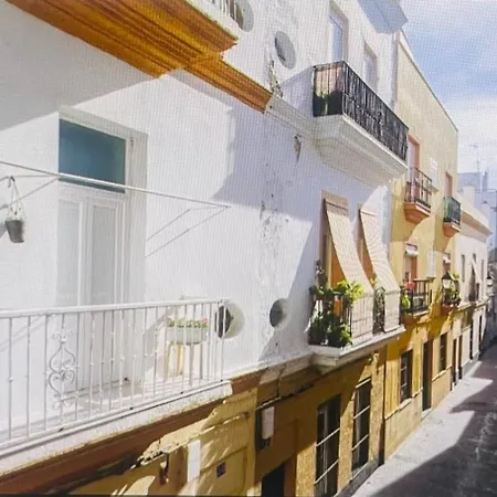 Precioso Piso En Playa Caleta *